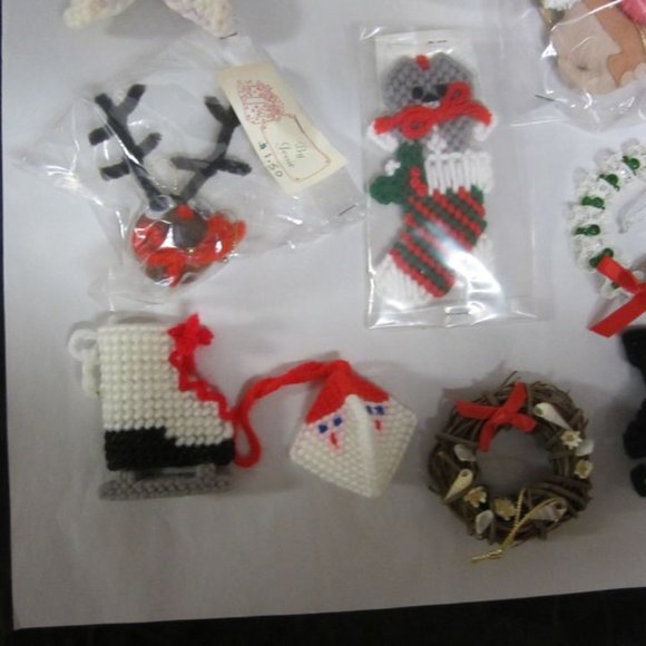 VINTAGE SET OF 18 HANDMADE/HOMEMADE CHRISTMAS ORNAMENTS DECORATIONS VERY CUTE - Picture 5 of 7